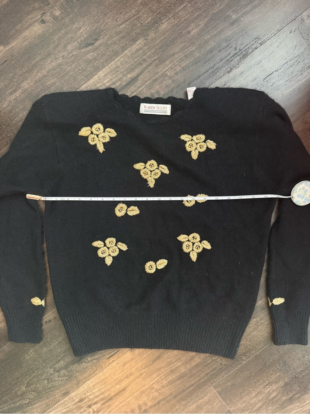 Vintage Karen Scott Silk Angora Lambswool Floral Sweater Black Gold Medium - Picture 7 of 10
